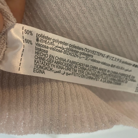 Zara Ribbed Deep V Sweater - Picture 6 of 6